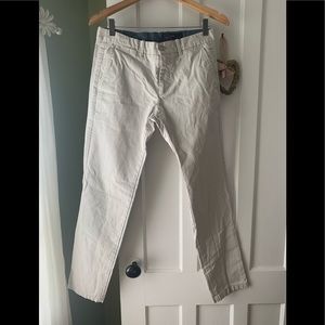 Men’s slim Gap khakis
